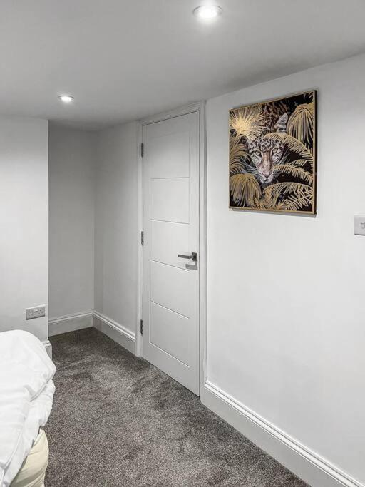 Cosy 1-Bdr W/ Free Parking In Central 雷丁 外观 照片